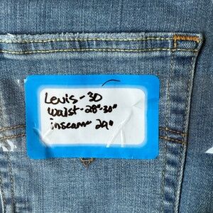 Levi’s 725 High Rise Bootcut - Size 30